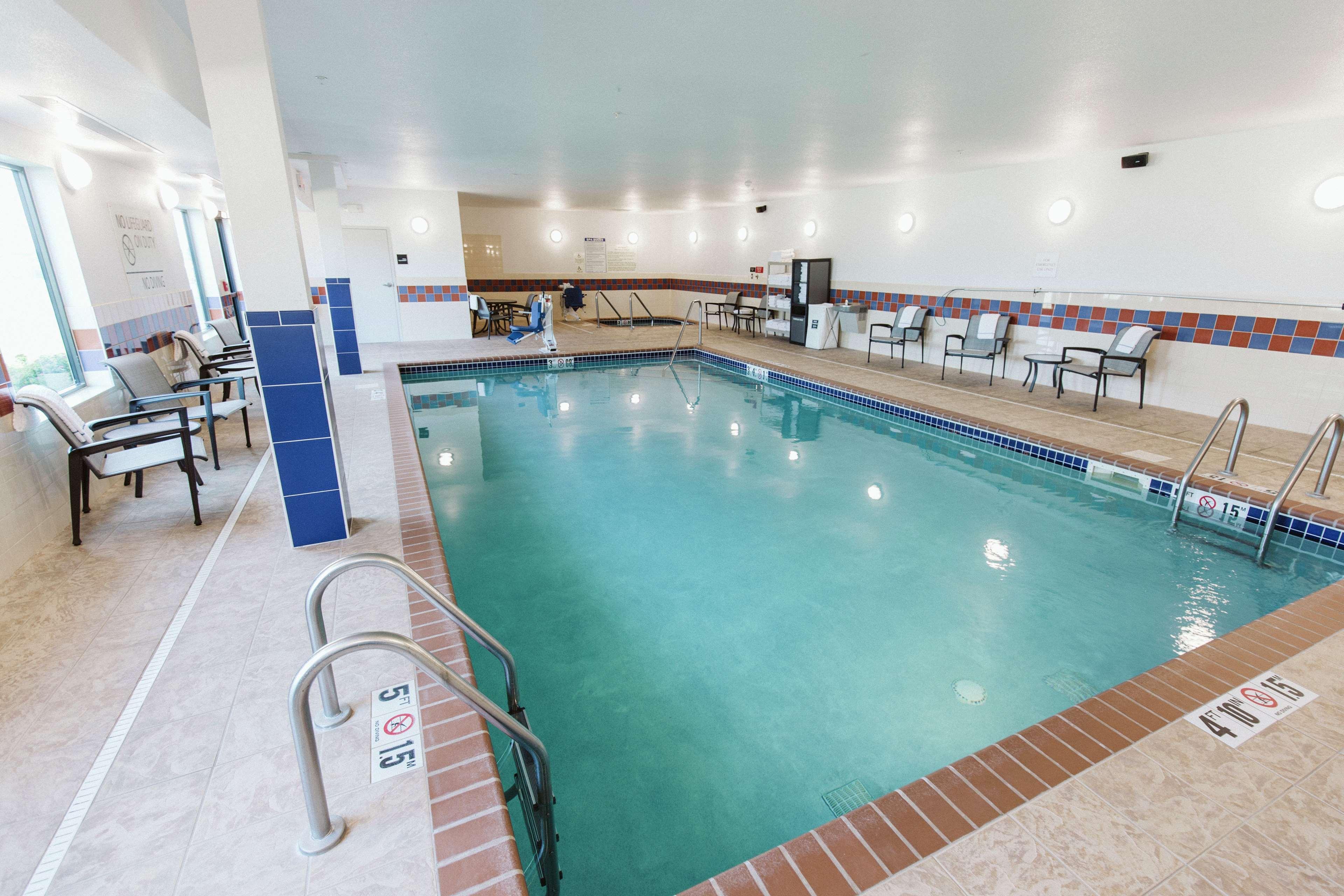 Hampton Inn Μπίσμπαρκ Εξωτερικό φωτογραφία